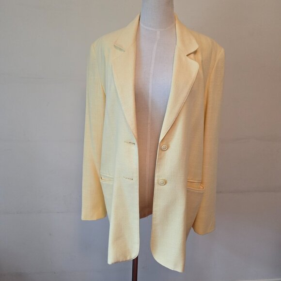 Lindor - Vintage Cream Coloured Blazer with Shoulder Pads​ - Picture 9 of 13